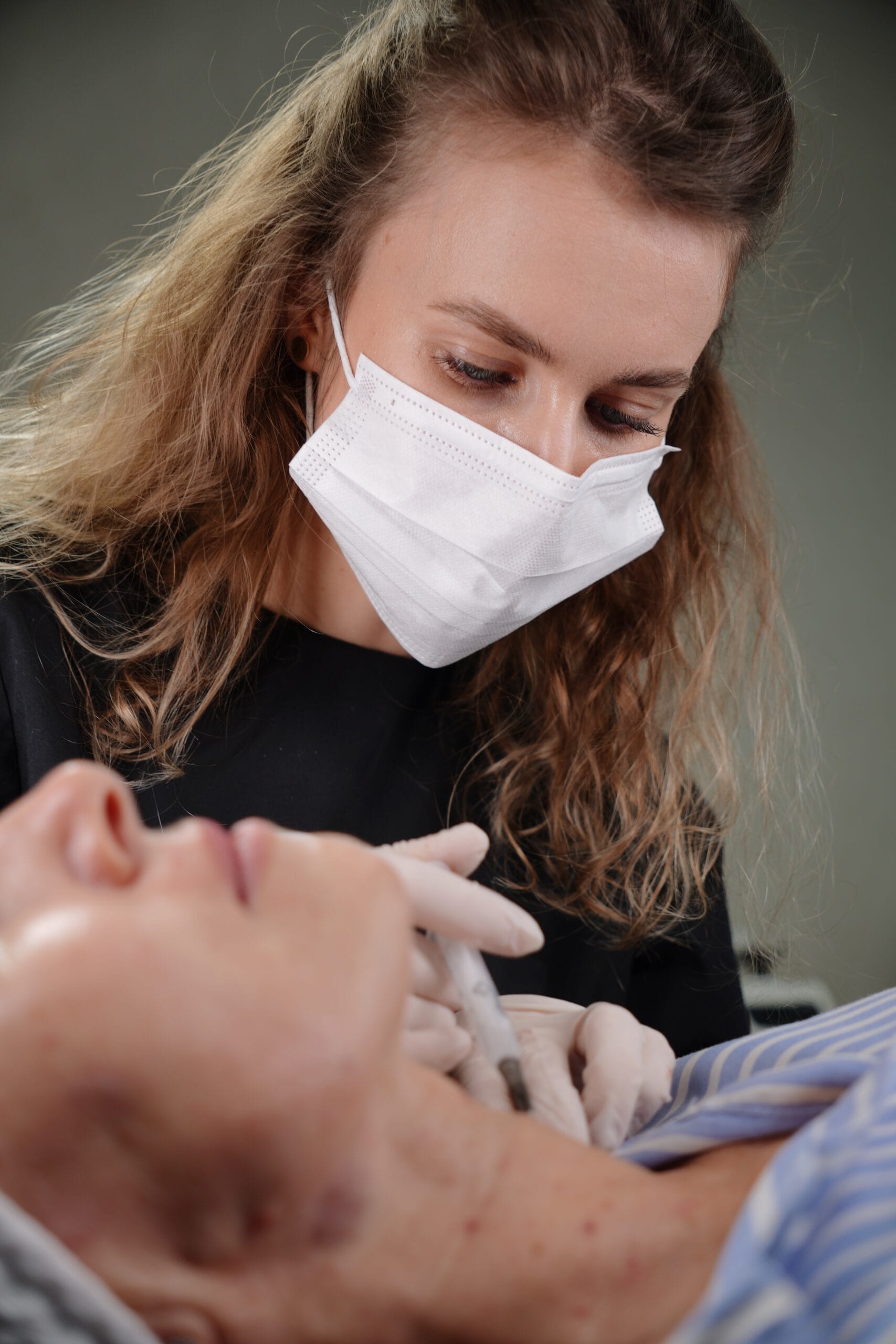 Ін’єкційна косметологія в Derm Diaries Clinic