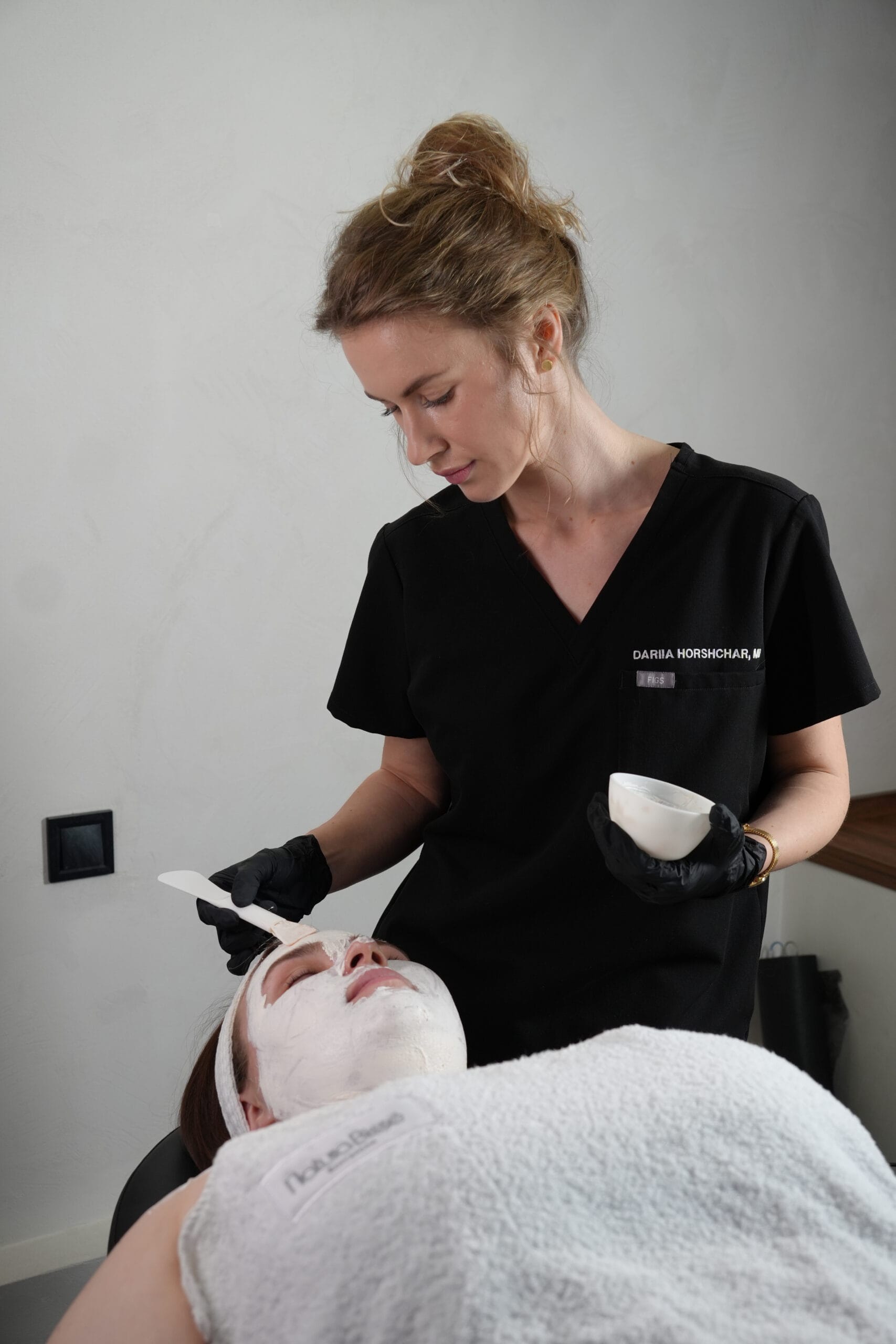 Естетична косметологія Естетична косметологія в Derm Diaries Clinic
